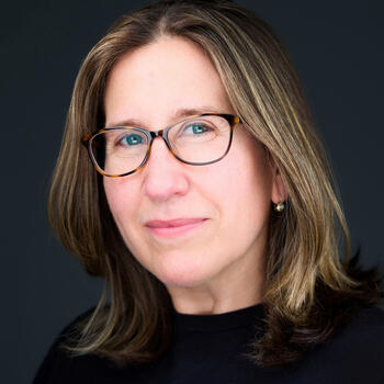 Portland based Associate headshot photographer Enid Arvelo