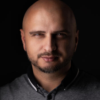 Orlando based Headshot photographer Sani Misic