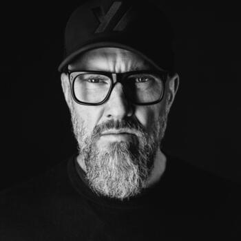 Ramosch based Headshot photographer Henning Hartnacke