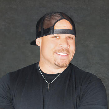 Nokesville based Headshot photographer Tyler T Toliver