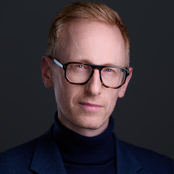 Bremen based Associate headshot photographer Hendrik Jakowlew