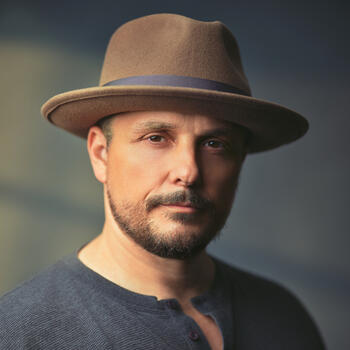 Linkoping based Headshot photographer Evgeny Ivanov