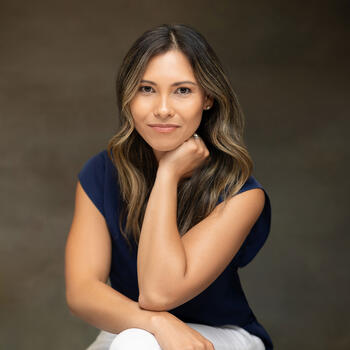 Sharpsburg based Headshot photographer Chey Holbrook