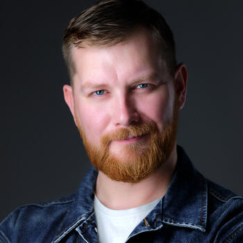 Poznań based Associate headshot photographer Jakub Strumillo