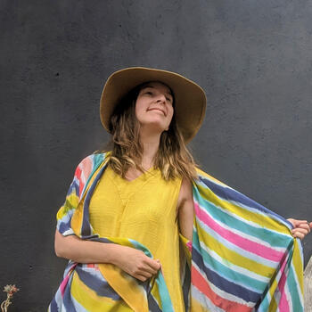 Beaverton based Headshot photographer Rachel Hadiashar