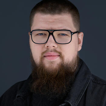 Leszno based Headshot photographer Jakub Lipnicki