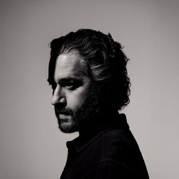 Montreal based Headshot photographer Vadim Daniel