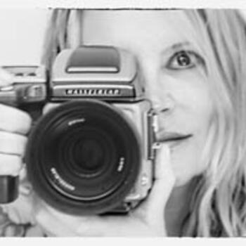 KAILUA-KONA based Headshot photographer JULIE LANCE