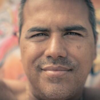 Fort Lauderdale based Headshot photographer Carlos Osterling