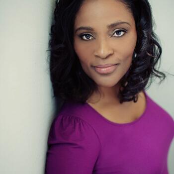 Renton based Headshot photographer Erica Owens