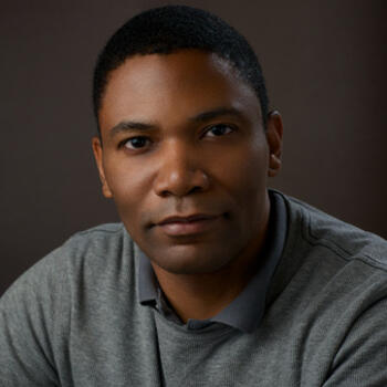 Phoenix based Headshot photographer David Apeji