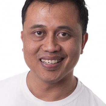 Auckland based Headshot photographer Chris Houtomo