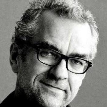 Auckland based Headshot photographer Alex Henderson