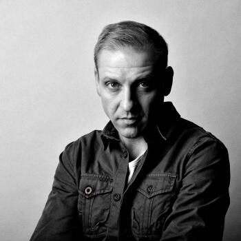 Seoul based Headshot photographer Jean-Philippe Boeschlin