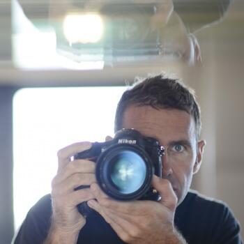 Sydney based Headshot photographer darren leigh roberts