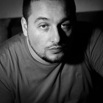  Headshot photographer Edmond Amzai