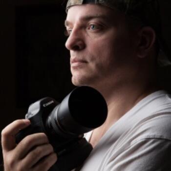 Puyallup based Headshot photographer Eric Welch