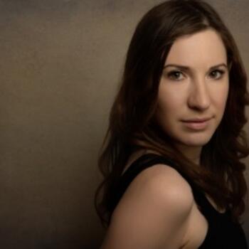 Edmonton based Headshot photographer Amanda Schulz