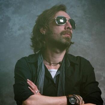 London based Headshot photographer Filip Gierlinski