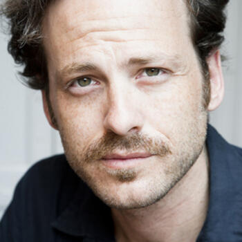 Barcelona based Headshot photographer Mark Schardan