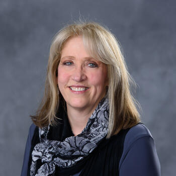 Toledo based Headshot photographer Mary Pencheff