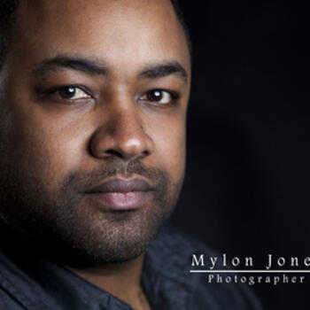 Philadelphia based Headshot photographer Mylon Jones