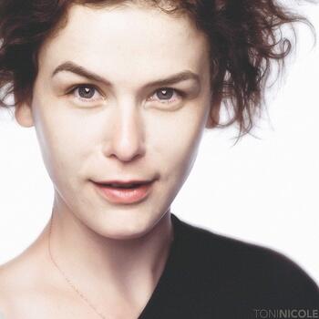 Calgary based Headshot photographer TONI NICOLE