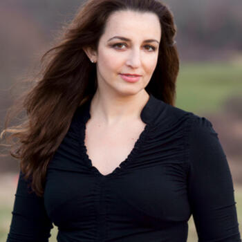 Norwood based Headshot photographer Dina Konovalov