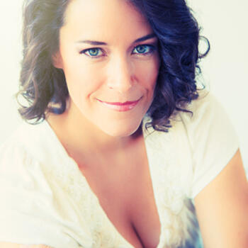 Thornton based Headshot photographer Yvonne Min