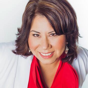 Kaneohe based Headshot photographer Tina Mueller