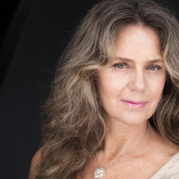 Lima 33 based Headshot photographer Yolanda Fae