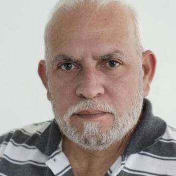Aibonito based Headshot photographer Hector Rivera