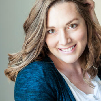 HURRICANE based Headshot photographer Tia Stout