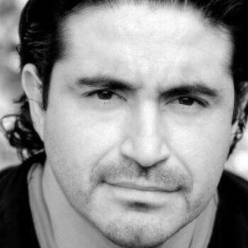 Long Beach based Headshot photographer George Vivanco