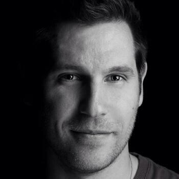 Mississauga based Headshot photographer Emanuel Pires