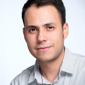 Guatemala based Headshot photographer Andres Contenti