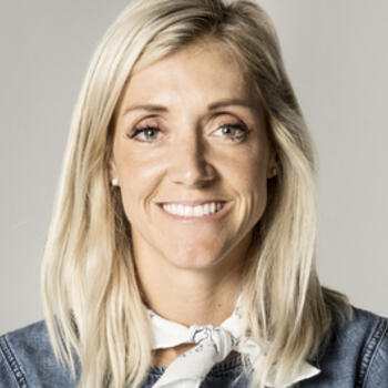  Headshot photographer Annie Rouse