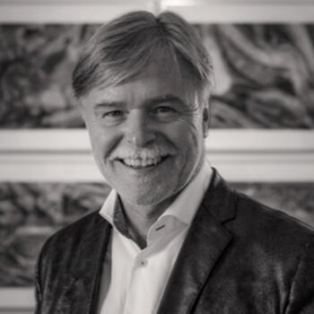 Bischofshofen based Headshot photographer Franz G. Messenbaeck