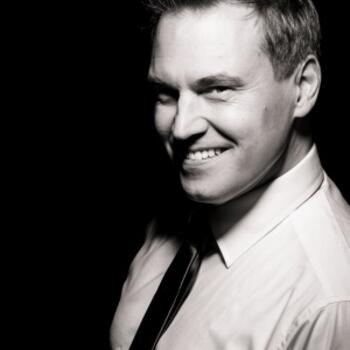 Helsinki based Headshot photographer Vesa Marjanen