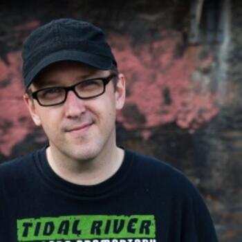 Sydney based Headshot photographer Luke Potter