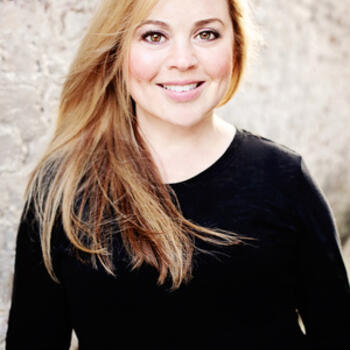 Charleston based Headshot photographer Kelly Roper