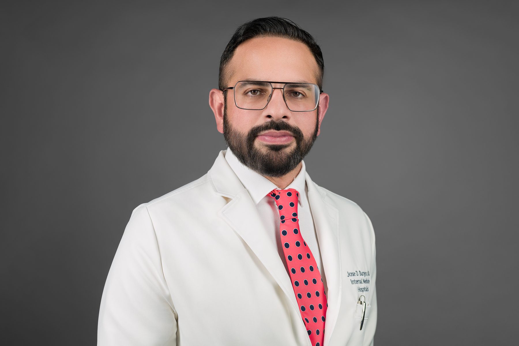 El Paso doctor headshot portfolio example 1 by Jordan Licon Photography El Paso doctor headshot portfolio example 1 by Jordan Licon Photography